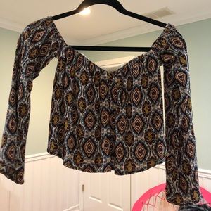 Solemio Off the shoulder crop top